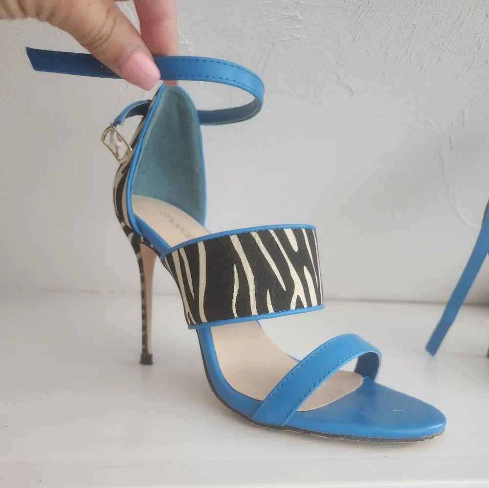 Heels - Picture 3 of 4